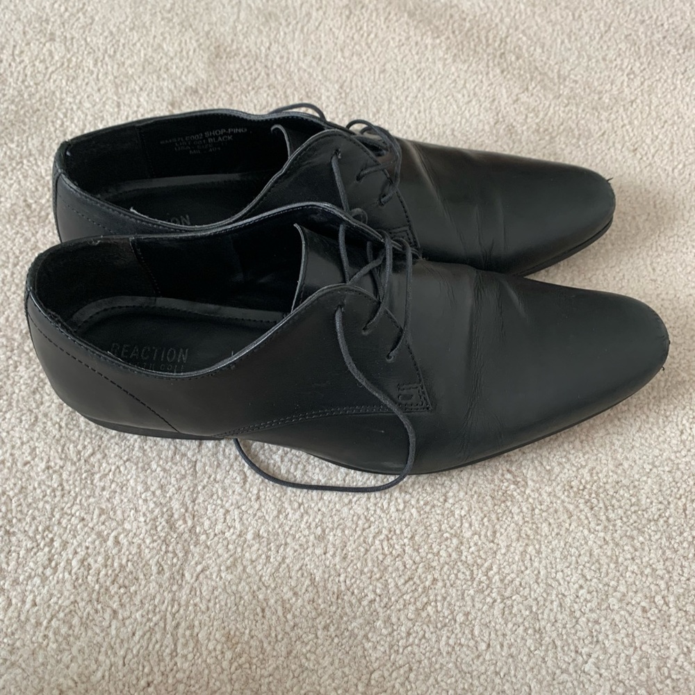 Kenneth Cole black leather men’s dress shoes